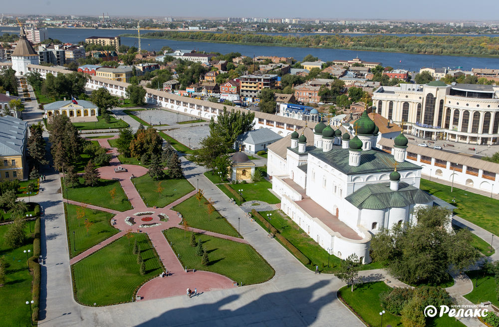 Золотая орда_астрахань собор.jpg