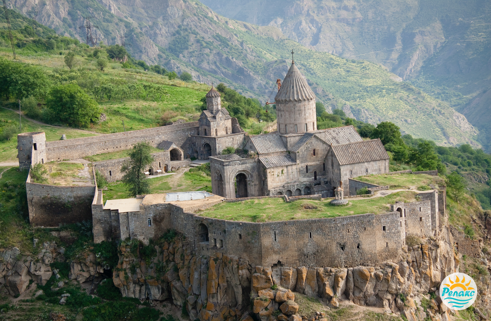 Армения_монастырь.png